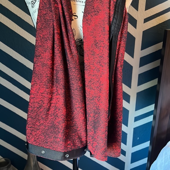 Lululemon Vinyasa in Red Black - Picture 6 of 9